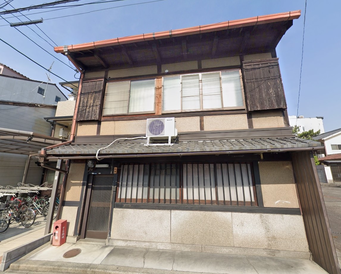 TwoStorey KyoMachiya House near Seimei Shrine, for Sale in