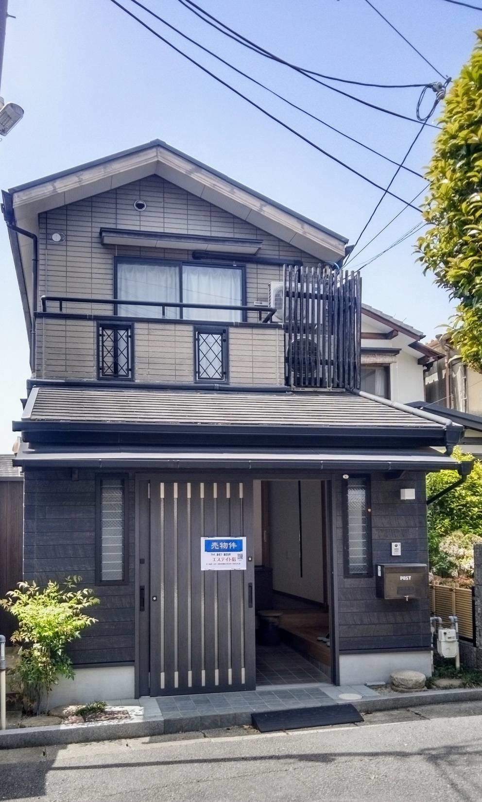 Ginkakujicho TwoStory House with Garden, near Ginkakuji Temple, Sakyo