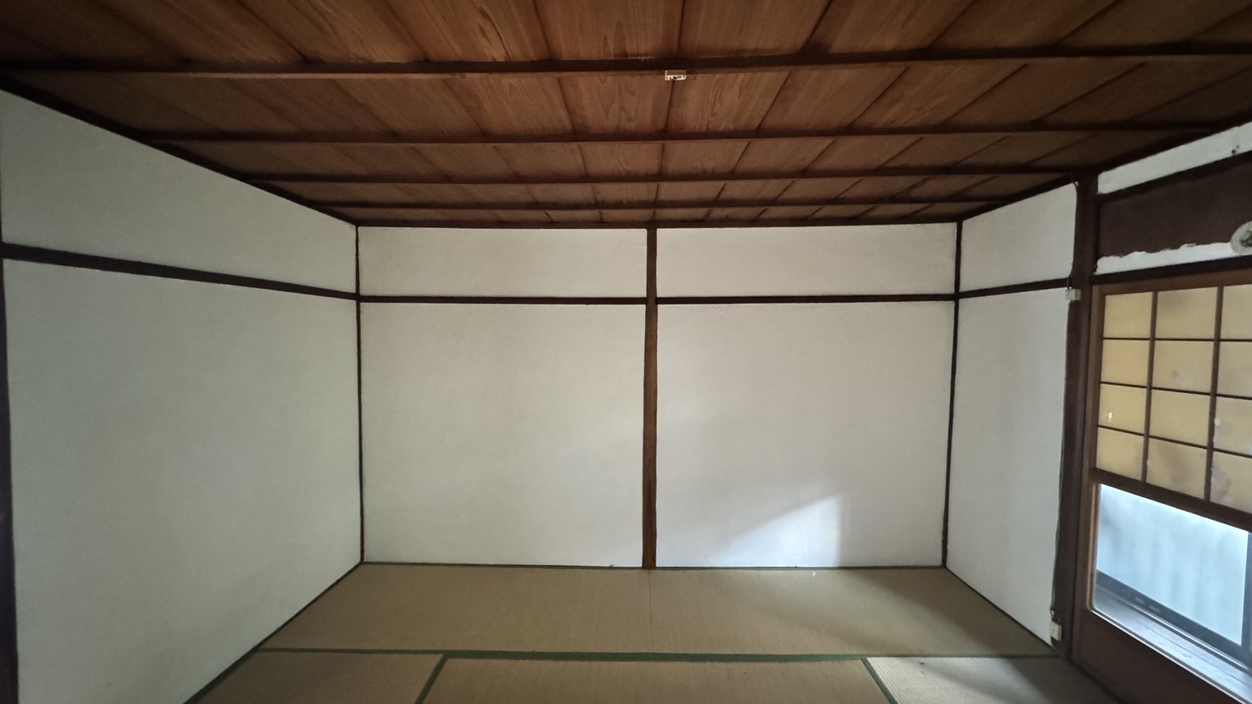 TwoStory NonRenovated KyoMachiya House with Car Garage, for Sale in