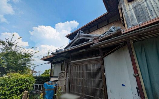 Omiya Shakadani Kyo-Machiya House in Northern Suburbs of Kyoto, for Sale in Kita Ward