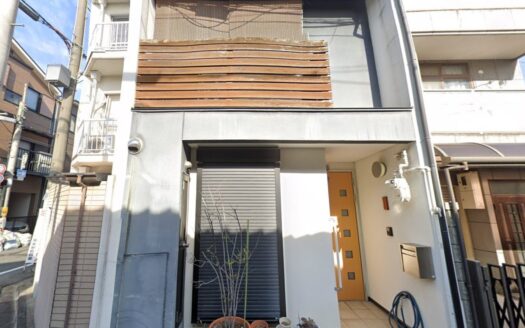 Nishishichijo Minamihigashino-cho Kyo-Machiya House with Loft and Garden, for Sale in Shimogyo Ward