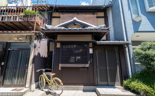 Renovated Kyo-Machiya House in Historic Mibu Area , for Sale in Mibumatsubara-cho, Nakagyo Ward