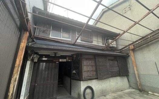 Nishinokyo Ikenouchi-cho Kyo-Machiya House, near Nijo Castle, for Sale in Nakagyo Ward