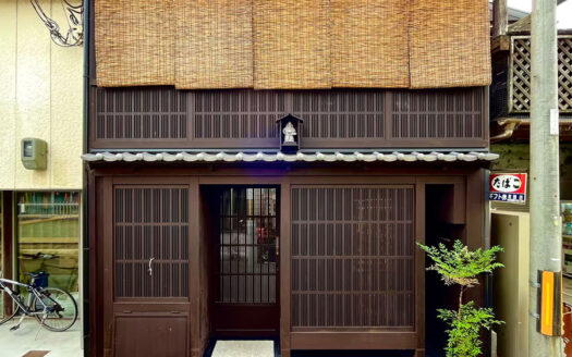 Hayao-cho Kyo-Machiya Inn near Keihan Kiyomizu-Gojo Station, for Sale in Shimogyo Ward