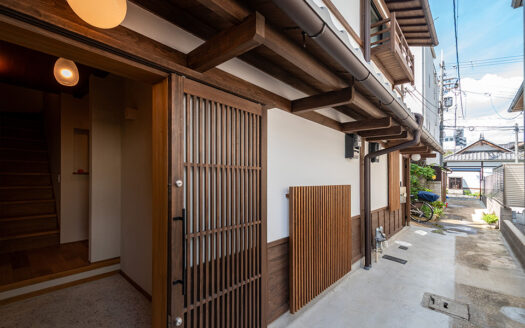Matsumoto-cho Kyo-Machiya House, Renovated in August 2025, for Sale in Shimogyo Ward