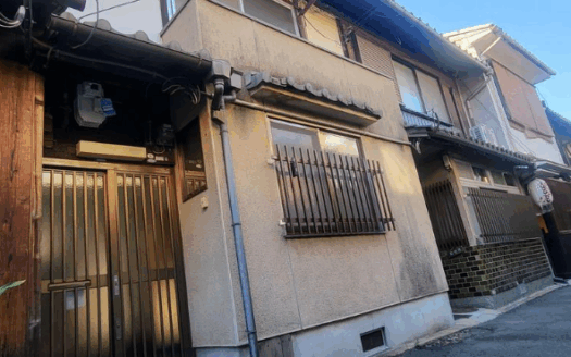 Honmachi 15-chome Kyo-Machiya House, Renovated in November 2025, for Sale in Higashiyama Ward