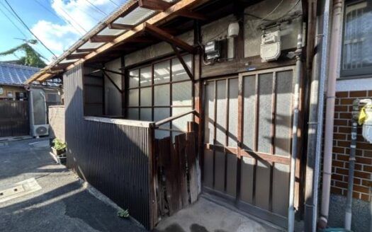 Sennyuji Goyonotsuji-cho One-Story House on Quiet Alley, for Sale in Higashiyama Ward