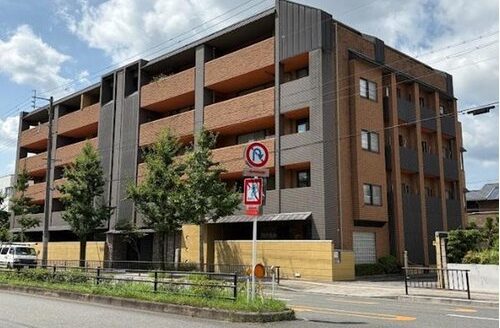 Condo Apartment Gran Sitio SHIMOGAMO SHIKISAIKAN Unit 206, near Shimogamo Shrine, for Sale in  Sakyo Ward