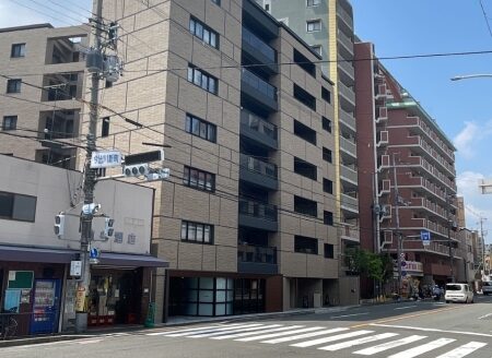 Condo Apartment Geo KYOTO GOSHO-NISHI near Subway Imadegawa Station, for Sale in Nakagyo Ward