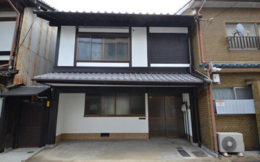 Kamikaji-cho Kyo-Machiya House near Kyoto Imperial Palace, for Sale in Kamigyo Ward
