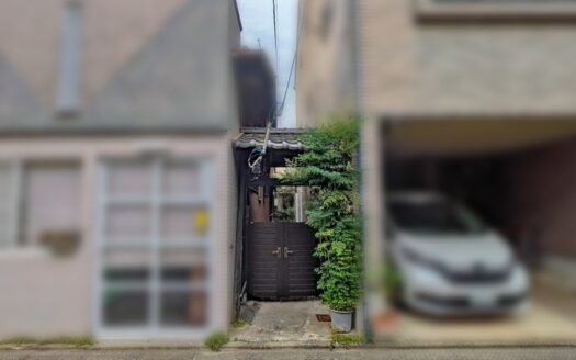 Suhamahigashi-cho Kyo-Machiya House on Quiet Alley, for Sale in Kamigyo Ward