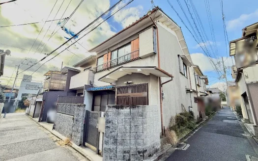 Murasakino Monzen-cho Kyo-Machiya House near Daitokuji Temple, for Sale in Kita Ward