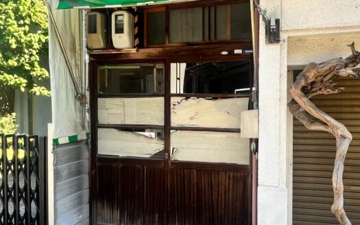Kujo-cho Kyo-Machiya House near Toji Temple, for Sale in Minami Ward