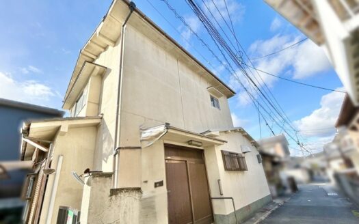 Kitakazan Ichida-cho Kyo-Machiya House with Car Garage, for Sale in Yamashina Ward