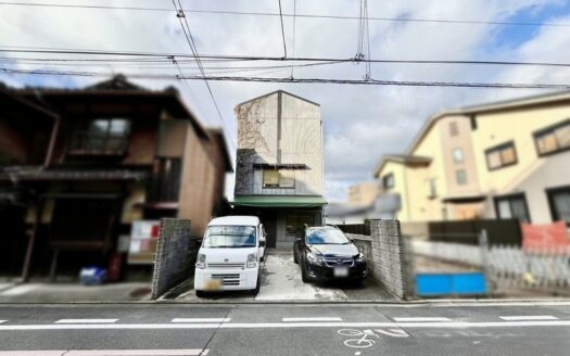 Hanatate-cho Ofiice with Storage near Subway Marutamachi Station, for Sale in Nakagyo Ward