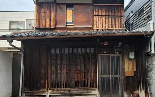 Non-Renovated Kyo-Machiya House, for Sale in Nishinokyo Ikenouchi-cho, Nakagyo Ward