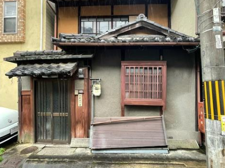 Murasakino Kitafunaoka-cho Kyo-Machiya House, near Kenkun Shrine, for Sale in Kita Ward