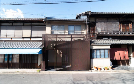 Renovated Kyo-Machiya House in Front of Shinnyo-do Temple, for Sale in Joodji Shinnyo-cho, Sakyo Ward