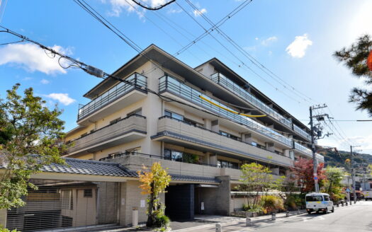 Codo Apartment Majest Kyoto Okazaki Unit 408, near Heian Jingu Shrine, for Sale in Sakyo Ward