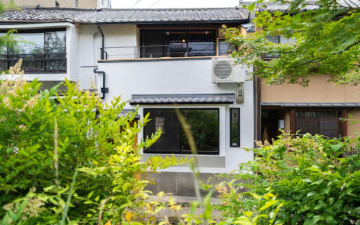 Nishihashizume-cho Kyo-Machiya House, Currently Operated as Inn, for Sale in Shimogyo Ward