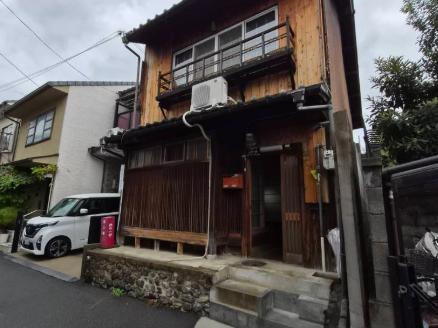 Jurakumawari Nishimachi House near JR Nijo Station, for Sale in Nakagyo Ward