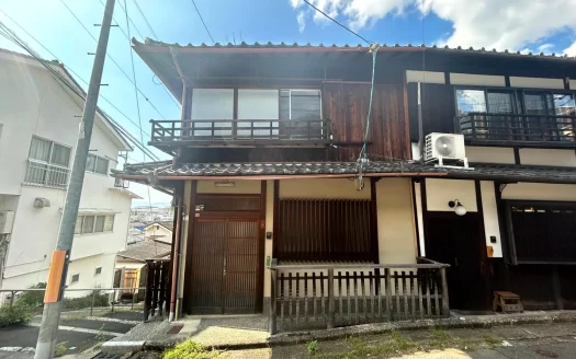 Yoshida Nakaoji-cho House in Skelton Condition, for Sale in Sakyo Ward