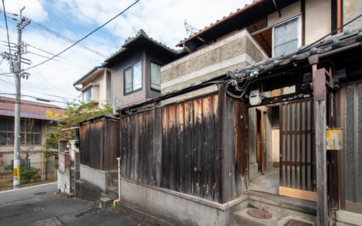 “German Wall” Kyo-Machiya House (West Unit), for Sale in Imakumano Minamihiyoshi-cho, Higashiyama Ward