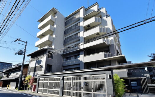 Condo Apartment Avan Espace Karasuma Oike Unit 702, for Sale in Nakagyo Ward