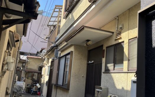 Tsukinuke ２-chome House near Nishihonganji Temple and Umekoji Park, for Sale in Shimogyo Ward