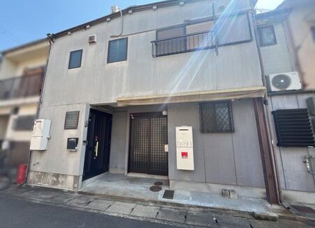 Two-Story House with Kitchen and Bathroom on Each Floor, for Sale in Umezu Ueda-cho, Ukyo Ward