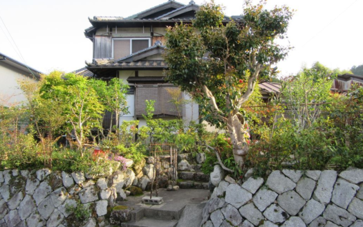 Iwakura Agura-cho House in Northern Suburbs of Kyoto, for Sale in Sakyo Ward