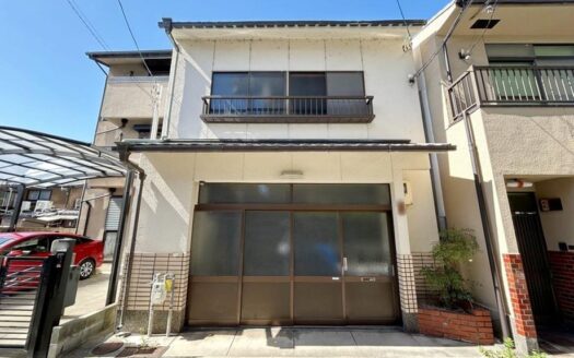 Shimoyanagi-cho House in Center of Kyoto, for Sale in Higashiyama Ward