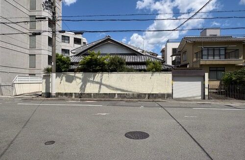 Takatsukasa-cho Traditonal Japanese House, West of Kyoto Imperial Palace, for Sale in Kamigyo Ward
