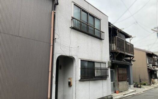 Murasakino Kamikashiwano-cho House in Nishijin Area, for Sale in Kita Ward