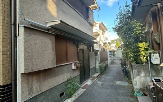 Ichijoji Satonomae-cho House in Northern Suburbs of Kyoto, for Sale in Sakyo Ward
