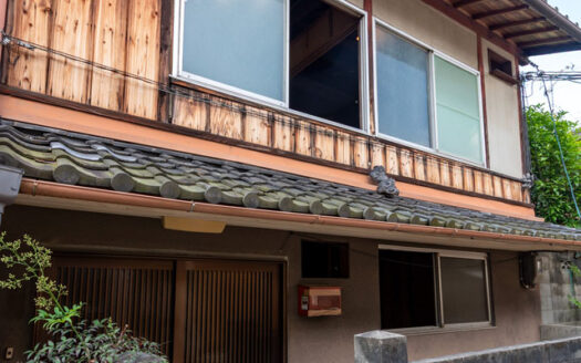 Okazaki Nishifukunokawa-cho Kyo-Machiya House, North of Heian Jingu Shrine, for Sale in Sakyo Ward