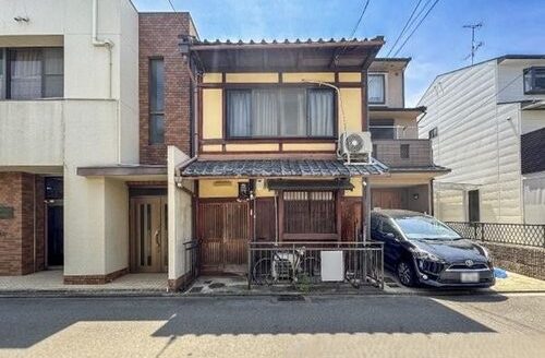 Murasakino Higashifujinomori-cho Kyo-Machiya House, for Sale in Kita Ward