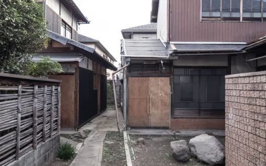 Two-Machiya Residence Near Subway Kitaoji Station, for Sale in Koyama Kamihatsune-cho, Kita Ward