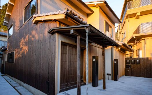 Renovated Two-Residence Kyo-Machiya near Kiyomizu Temple, for Sale in Higashiyama Ward