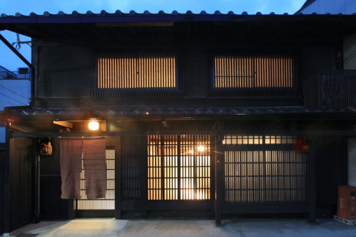 Traditional Kyoto Machiya Guesthouse — 4-Minute Walk from Gojo Station, for Sale in Shimogyo Ward