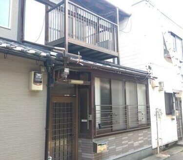 Move-in-Ready Renovated Home in Central Kyoto | Prime Location Near Gojo-Omiya, for Sale in Shimogyo Ward