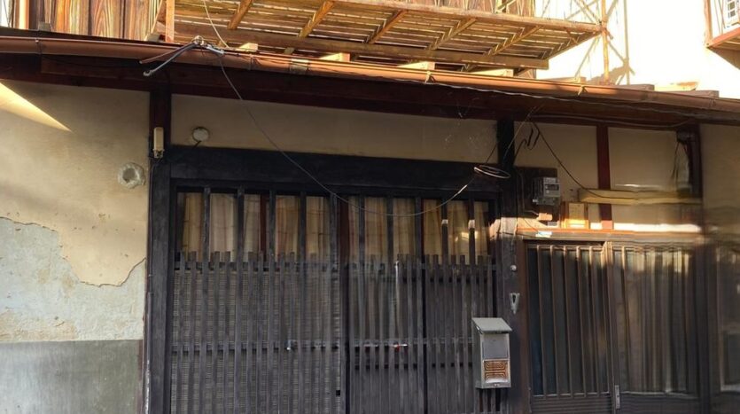 Charming Kyoto Machiya in Nishijin — South-Facing with Redevelopment Potential, for Sale in Kita Ward