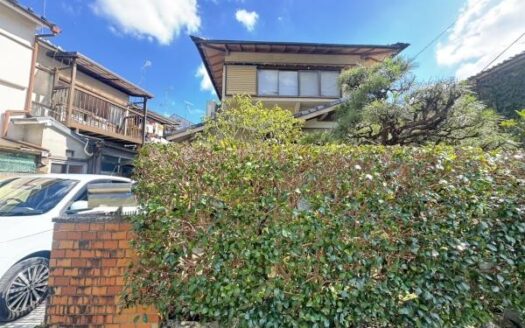 Shugakuin Yamazoe-cho Kyo-Machiya House with Car Garage, for Sale in Sakyo Ward