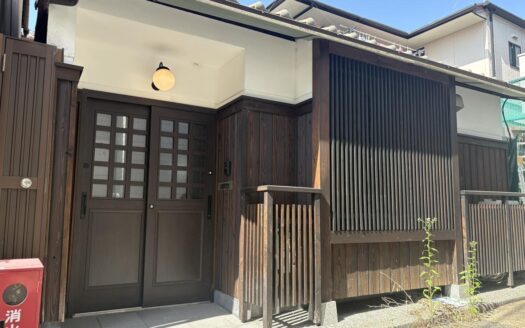 Charming Historic Kominka Tucked Away at the End of a Quiet Kyoto Alley, for Sale in Higashiyam Ward