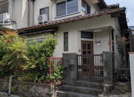 Shirakawa Riverside Residence with a Private Garden, for Sale in Umemiya-cho, Higashiyama Ward