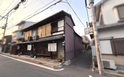 Kyoto Machiya Investment Opportunity — 3 Traditional Townhouses Near Kamishichiken — for Sale in Kamigyo