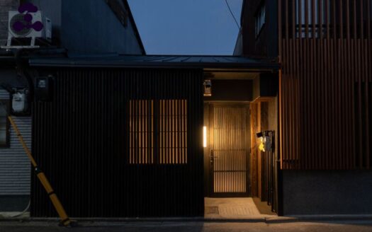 Renovation-Conditioned Guest Villa near Kyoto Station, for Sale in Toji-cho, Minami Ward