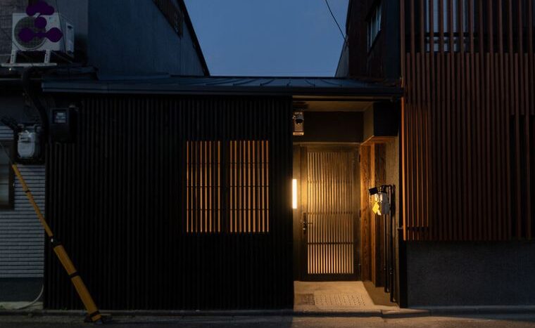 Renovation-Conditioned Guest Villa near Kyoto Station, for Sale in Toji-cho, Minami Ward