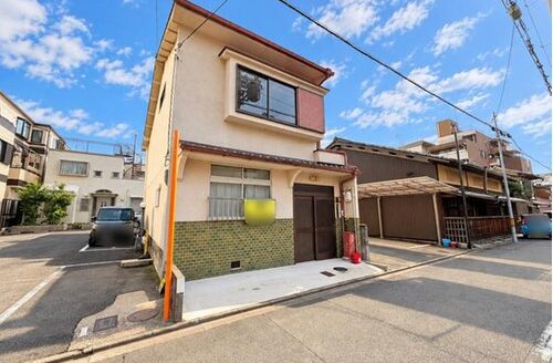 Kamikojiya-cho House near Umekoji Park, for Sale in Shimogyo Ward