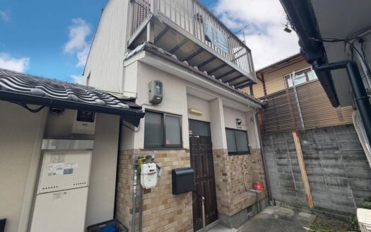 Renovated House on Quiet Alley, for Sale in Chudoji Kushige-cho, Shimogyo Ward
